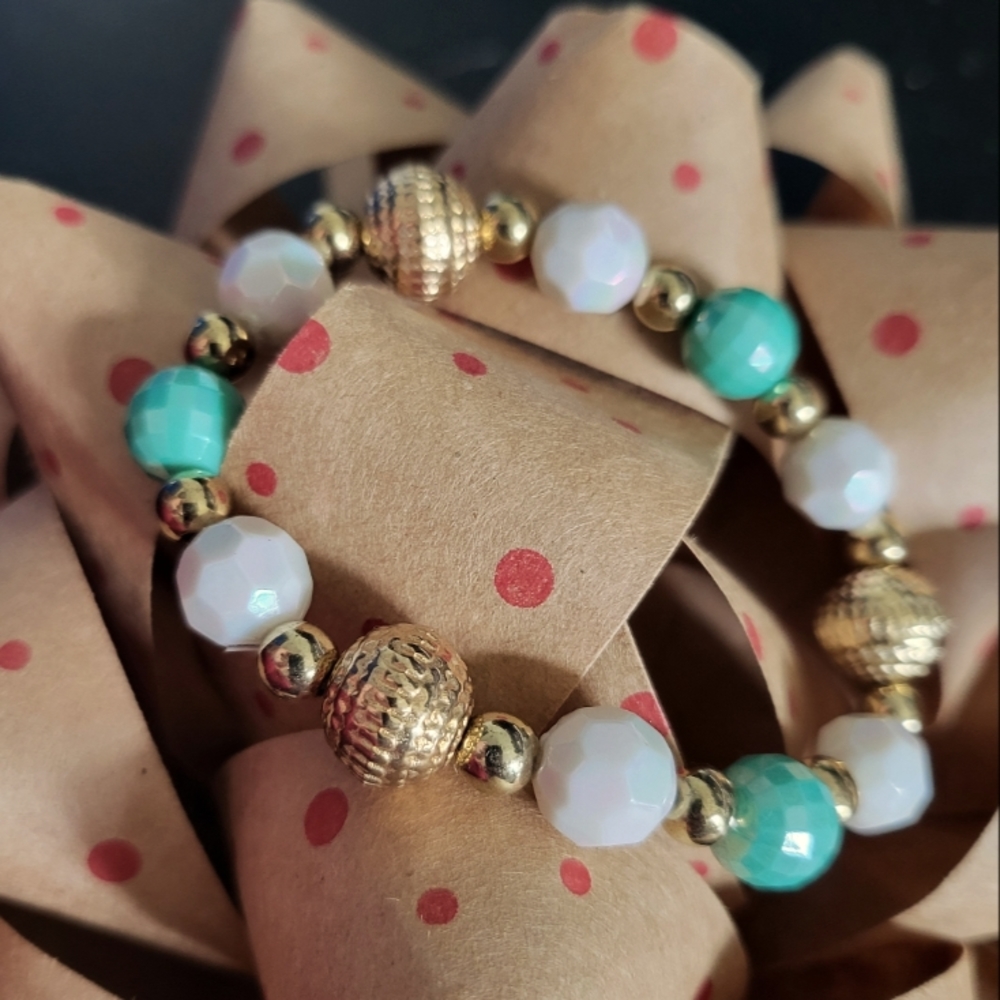Green and Gold Bead Bracelet
